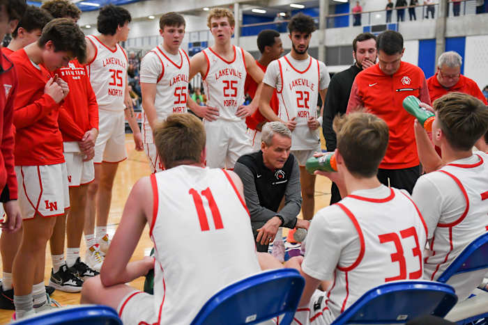 Photo by Earl Ebensteiner